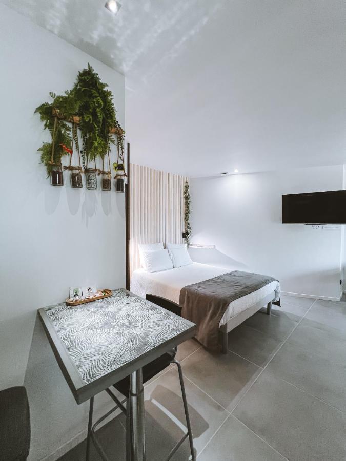 Sky - Gite Meuble & Confort Drome - Ecolodgite Laveyron Eksteriør billede