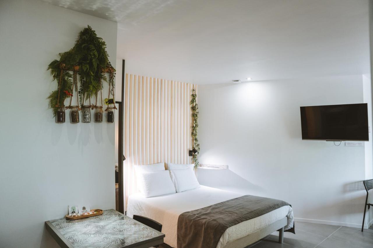 Sky - Gite Meuble & Confort Drome - Ecolodgite Laveyron Eksteriør billede
