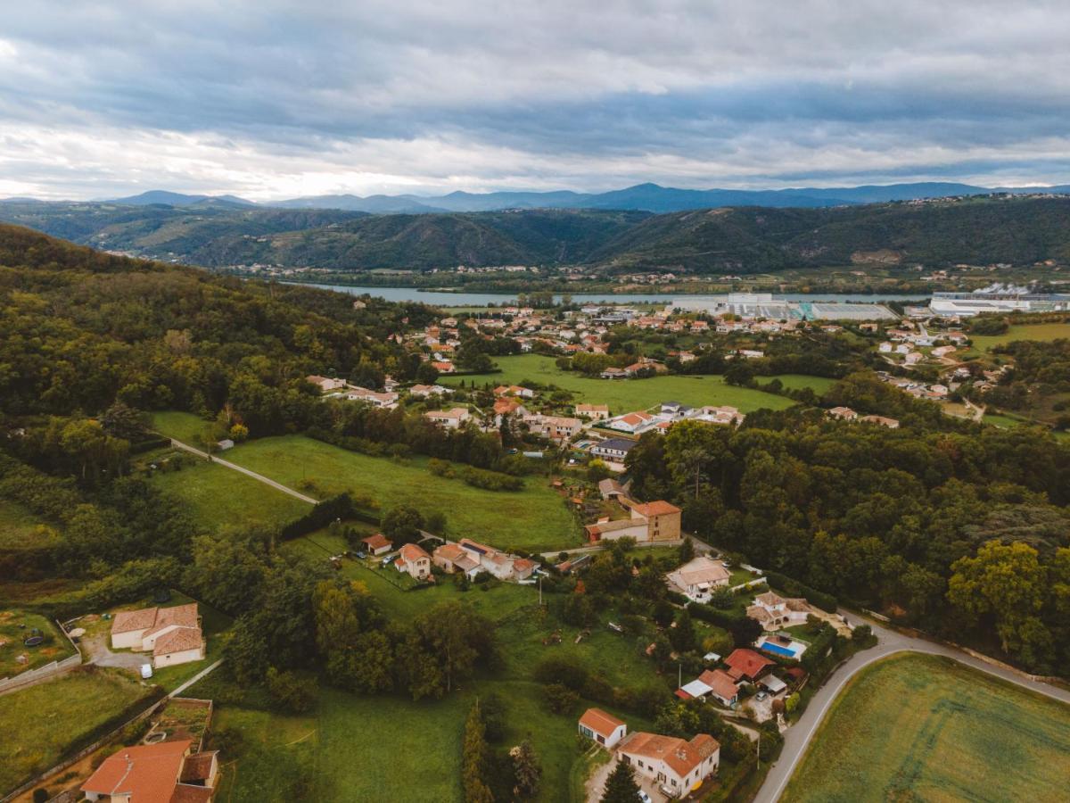 Sky - Gite Meuble & Confort Drome - Ecolodgite Laveyron Eksteriør billede